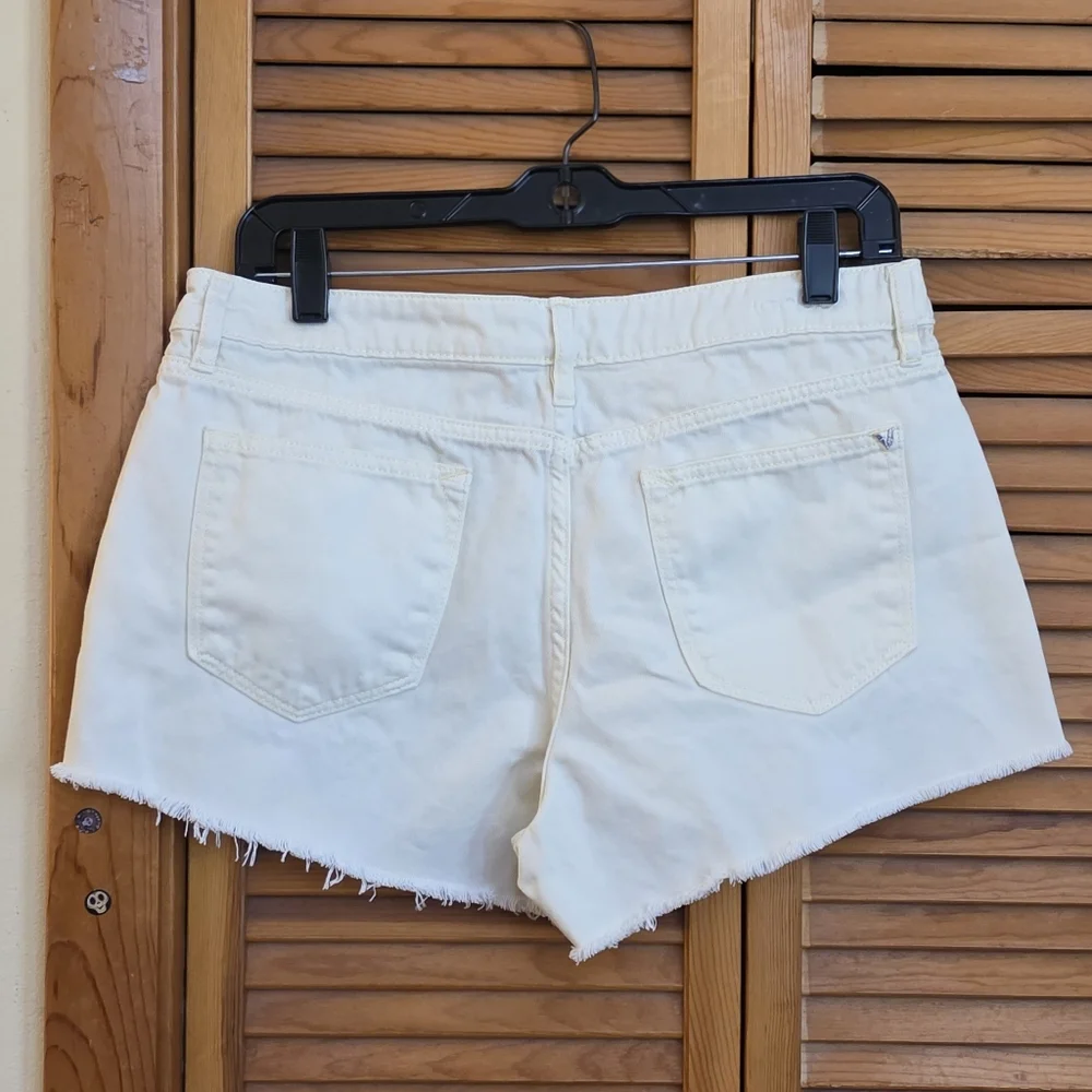 EUC Vigoss Women's Denim Cut Off Shorts Size 29 - Picture 2 of 2